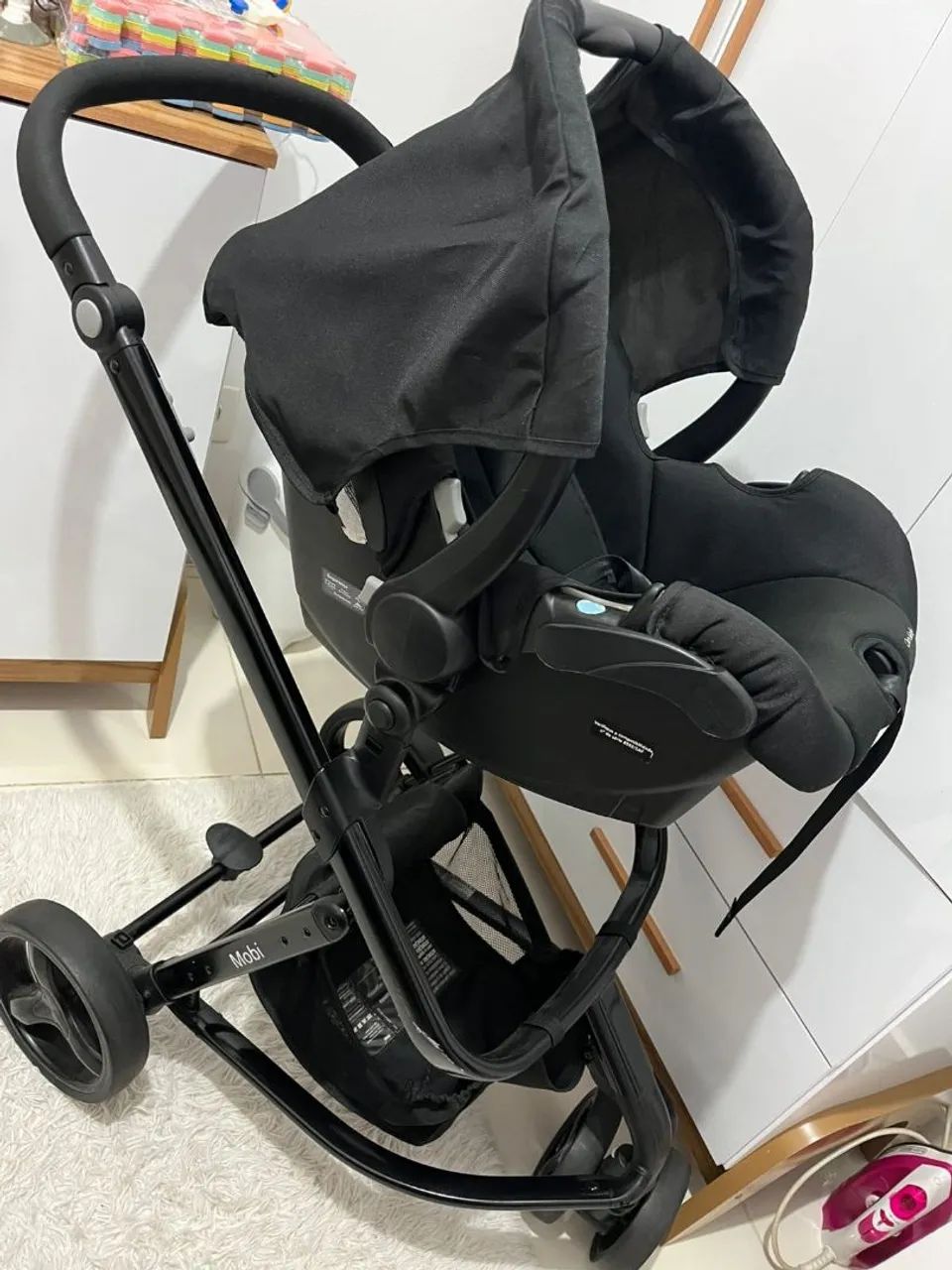 Carrinho de bebê mobi + bebê conforto  - Foto 2