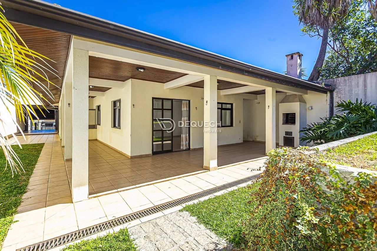 Casa térrea com quintal no Vista Alegre