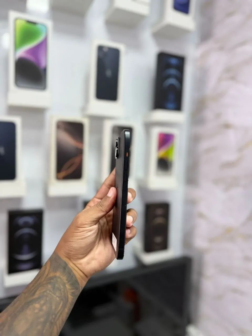 IPHONE 15 PLUS 128GB PRETO<br>R$ 3.399,00 - Foto 4