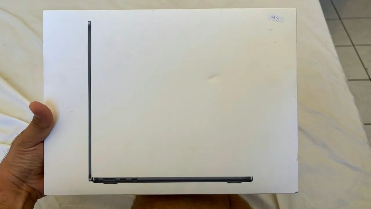 MacBook Air M5 512/16 13,6" + capa + brindes 