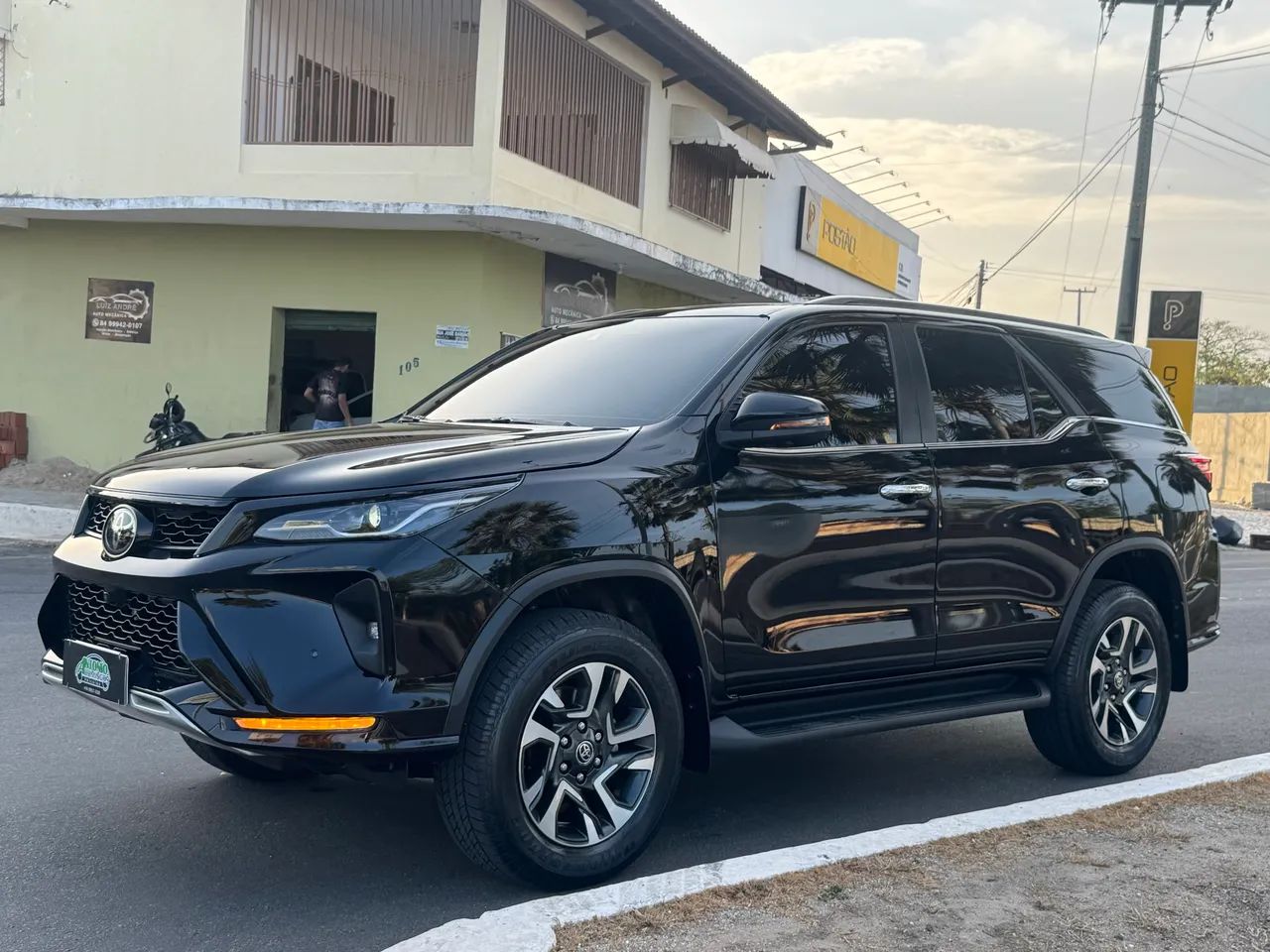 Toyota Hilux SW4 SRX Plat. 4X4 2.8 TB Die. Aut. 2025 - Foto 2