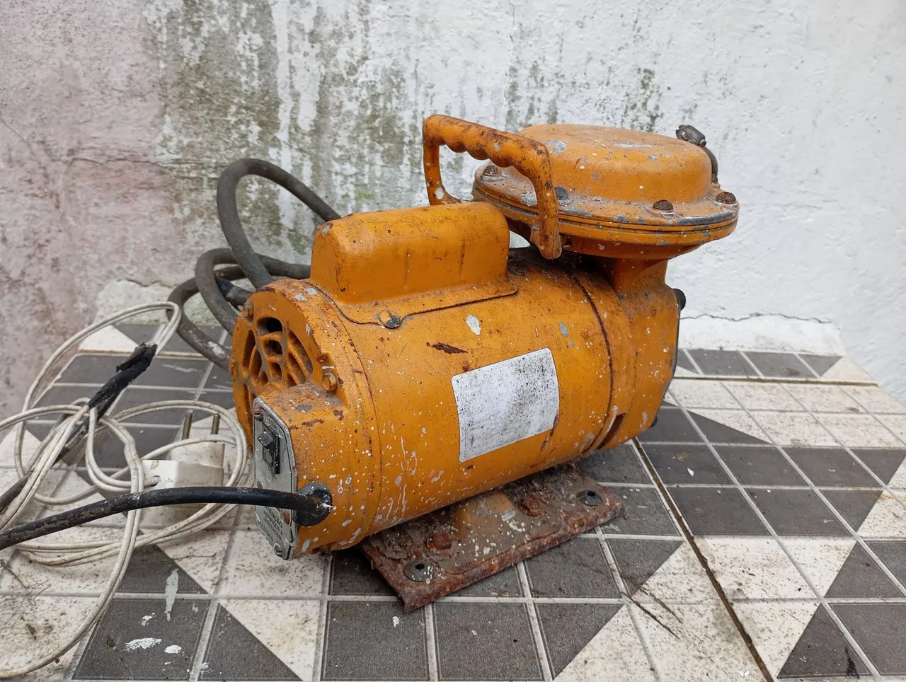 Compressor Black e decker - Ferramentas de Construção - Loty