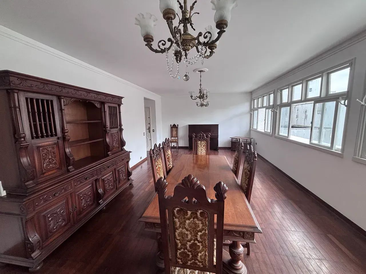 2 dormitórios Gonzaga/ garagem demarcada