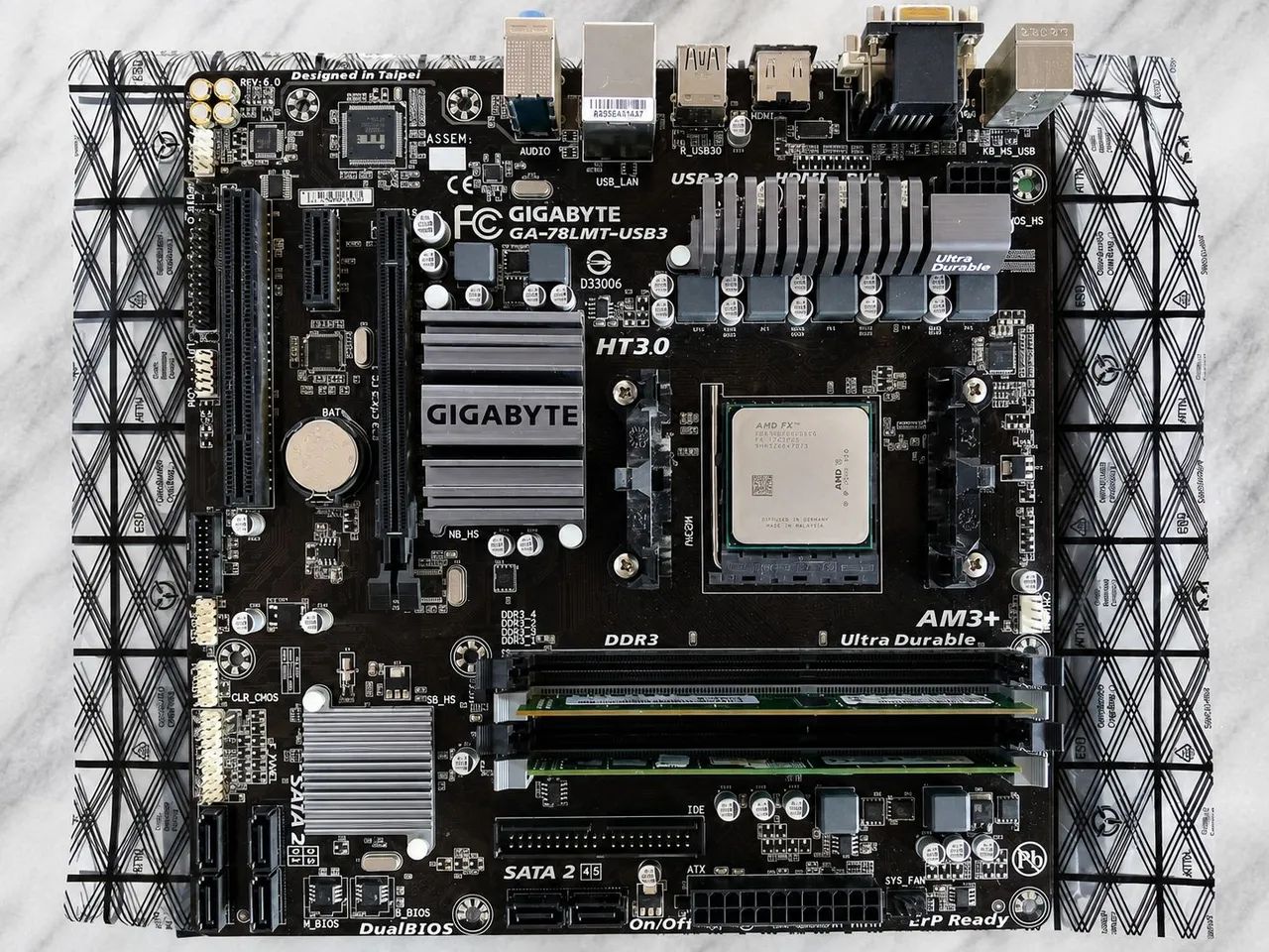 Kit completo com placa mãe, processador e 8gb de ram