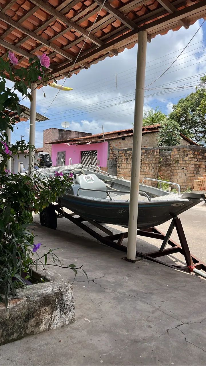 Vende-se lancha com motor 30hp johnson na partida com comando a distância  - Foto 2