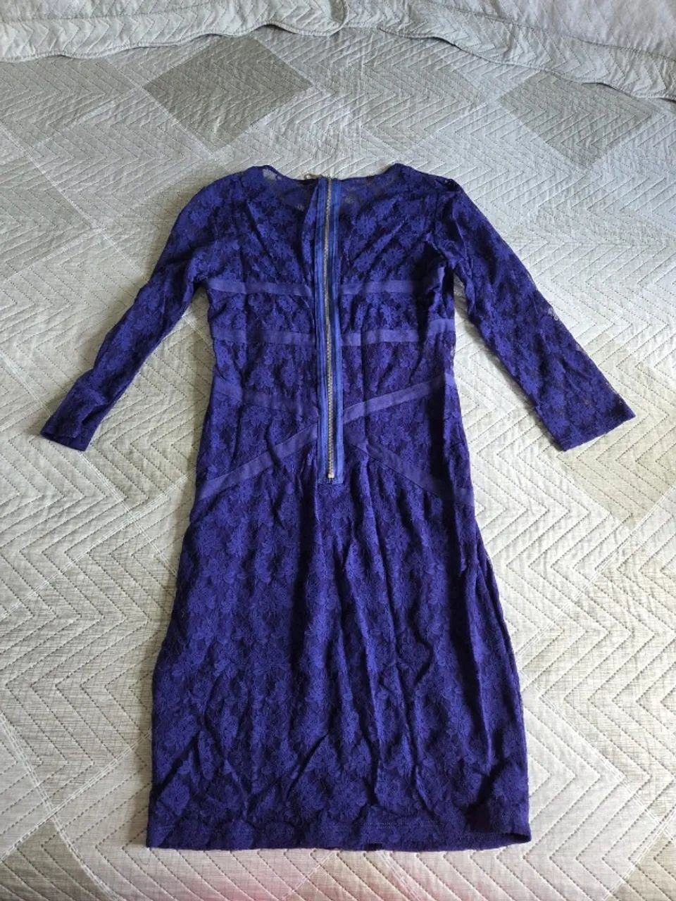 Vestido azul royal em renda - Foto 2