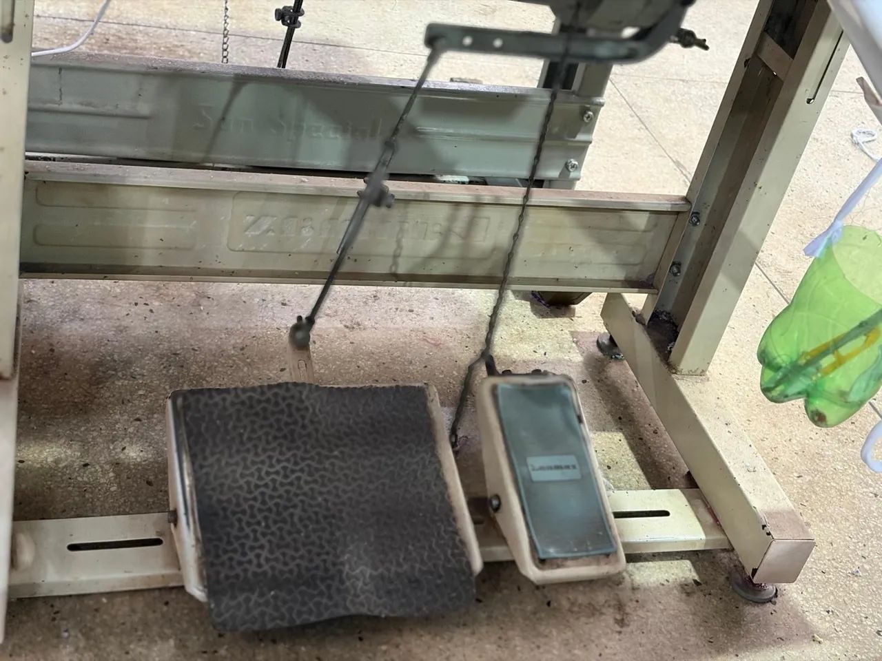 Máquina de costura overlock - Foto 4