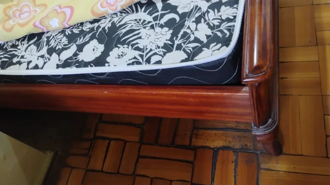 Cama Madeira maciça Estilo Luís XV - Foto 3