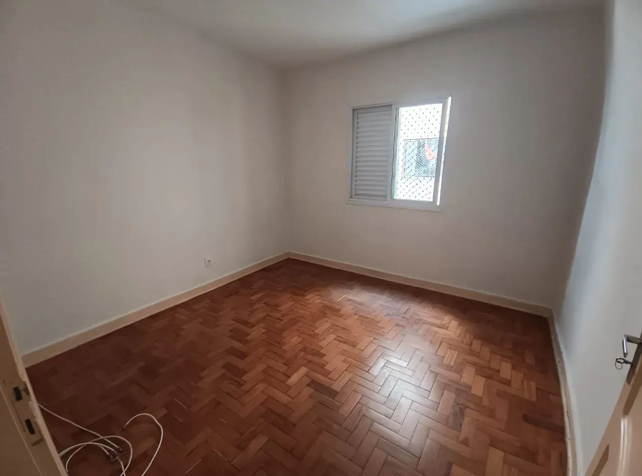 Apartamento tradicional com 2 dormitórios amplos e lavanderia em Perdizes. - Foto 5