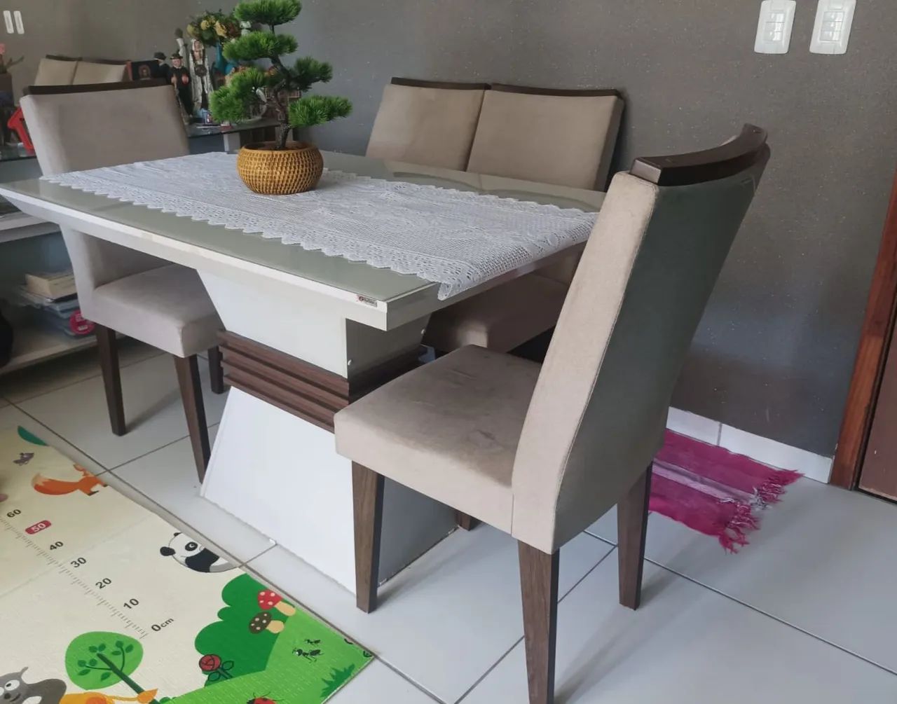Mesa com vidro e 4 cadeira  - Foto 2
