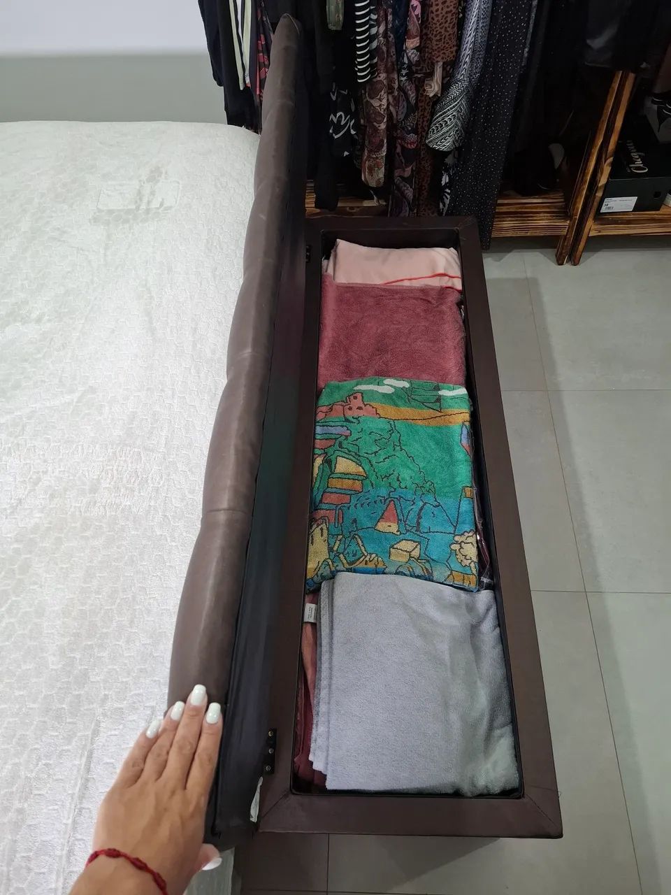270,00 Baú marrom para cama queen ou king.  - Foto 5