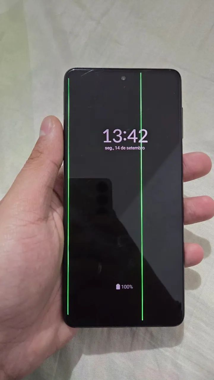 Celular M52 - com defeito na tela e chip - Foto 3