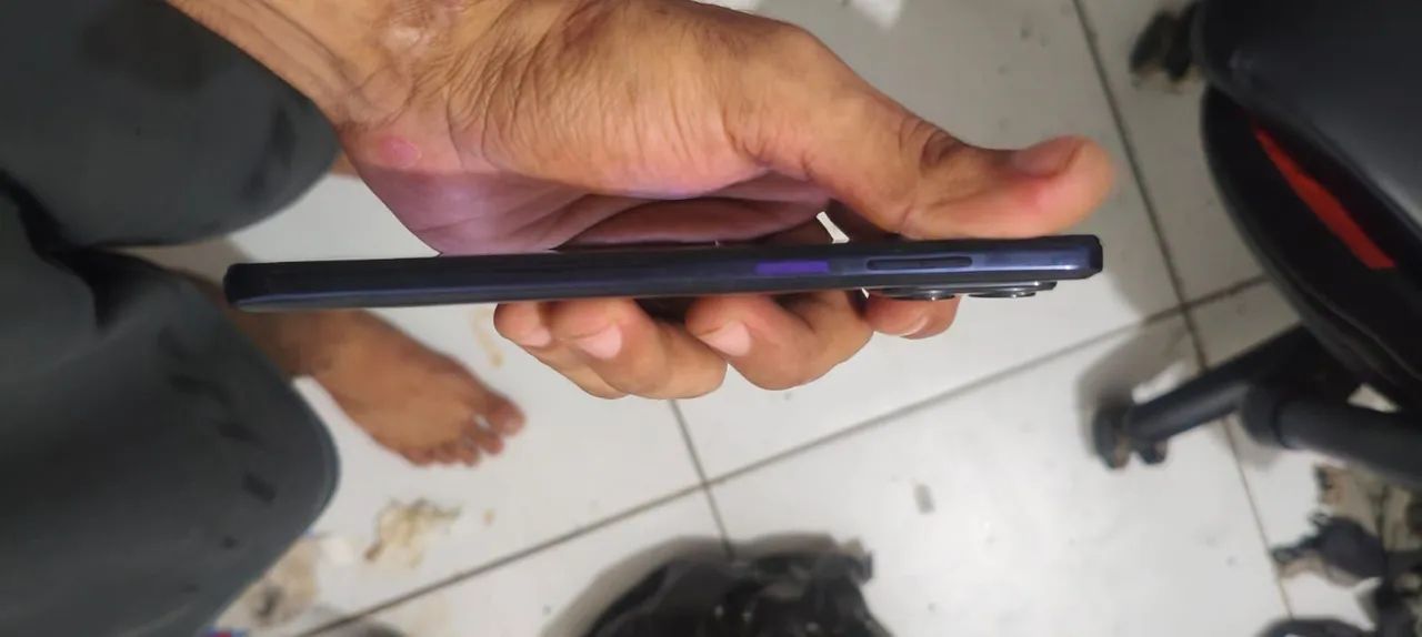MOTO G73 - USADO, TUDO FUNCIONANDO! - Foto 2