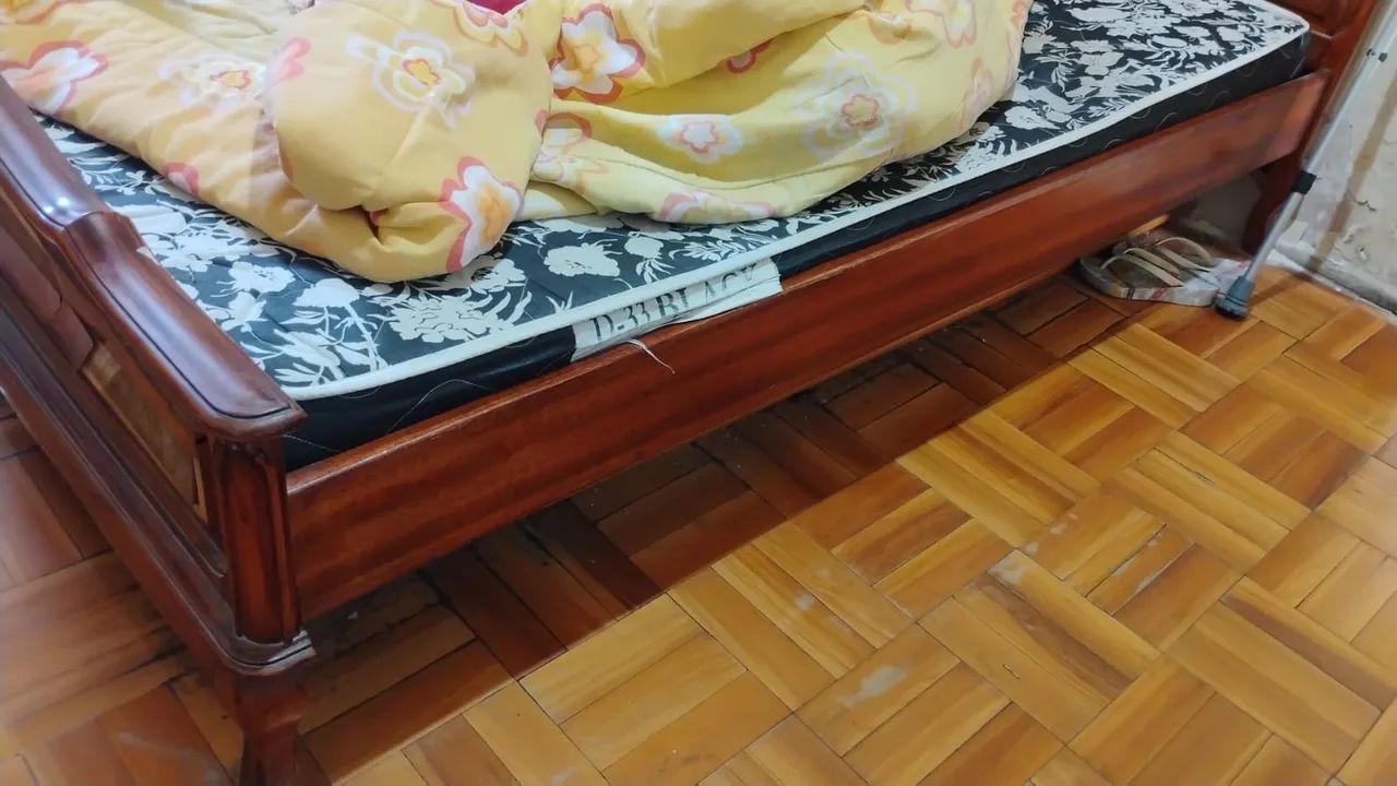 Cama Madeira maciça Estilo Luís XV - Foto 2