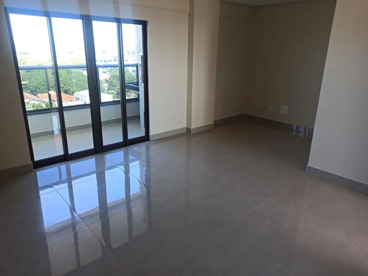 Alugo apartamento no centro - Res. Brzezinski  - Foto 2