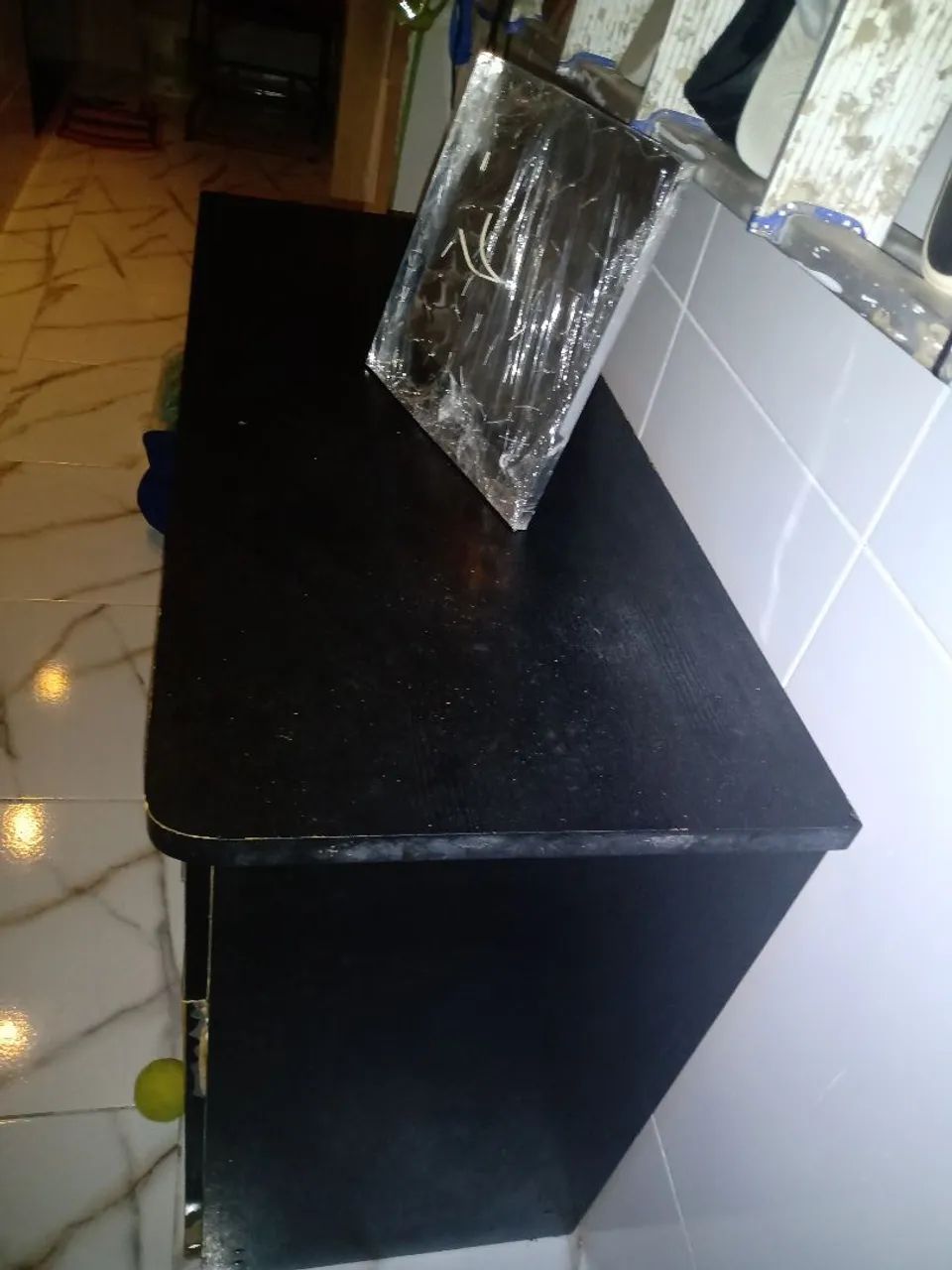 Vende se uma escrivaninha usada e uma luminária nova  - Foto 3
