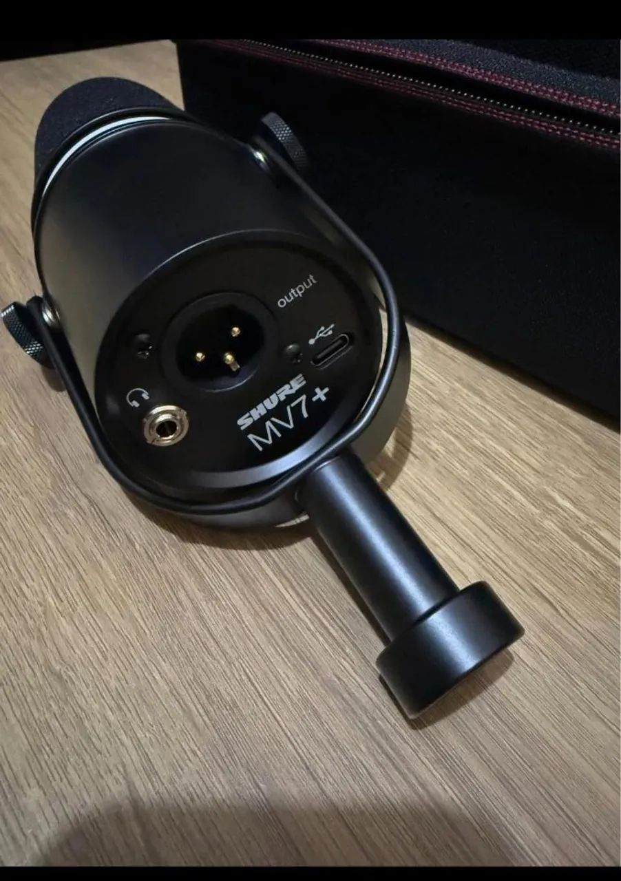 Microfone Shure MV7 Plus podcast - Foto 3