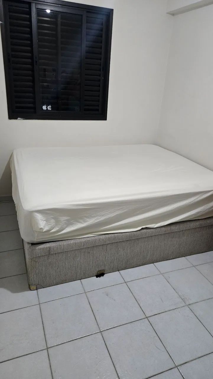 Colchão com cama box queen