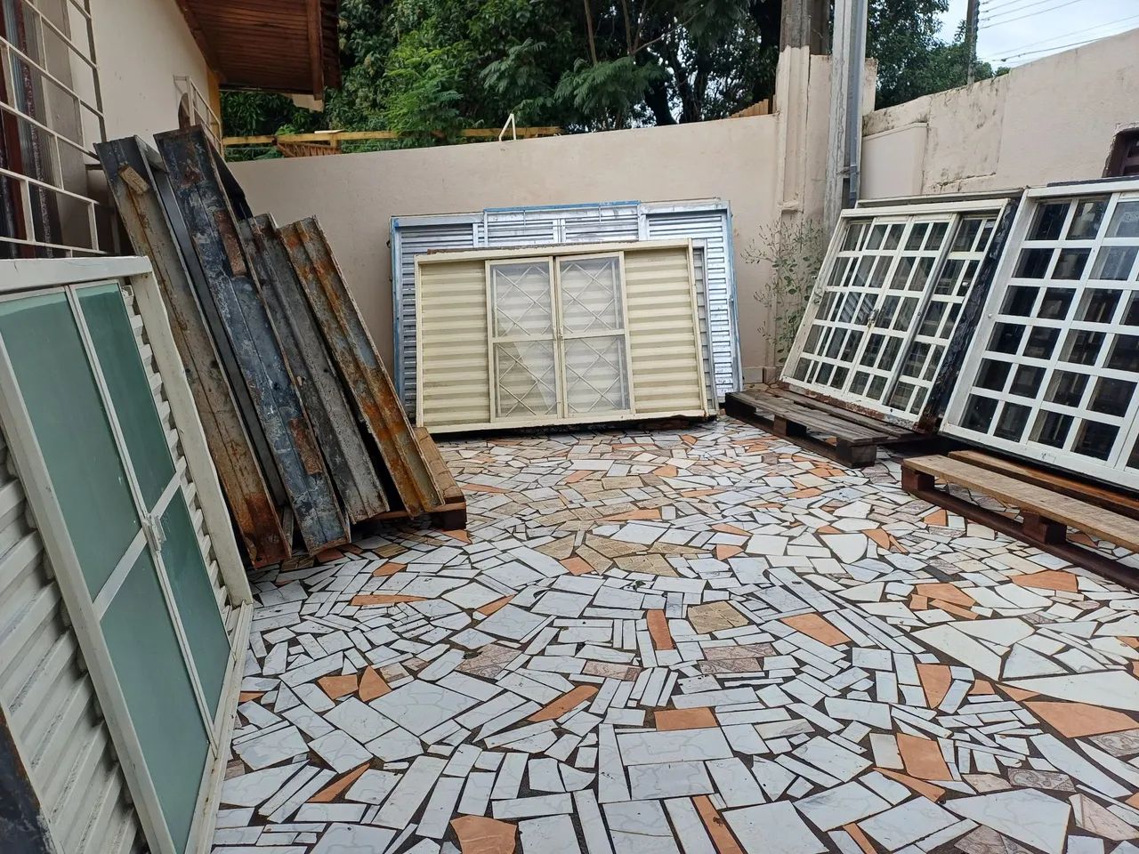 Vendemos  e Compramos Janelas usadas  - Foto 4