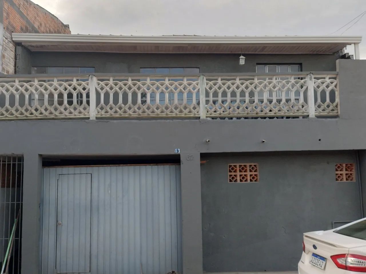 Vendo sobrado em ótima localização no bairro Cajuru 