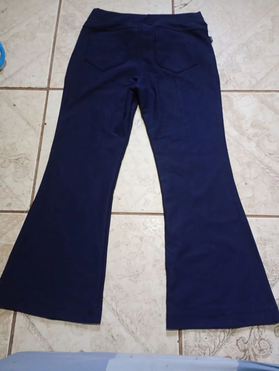 Calça social feminina boca de sino