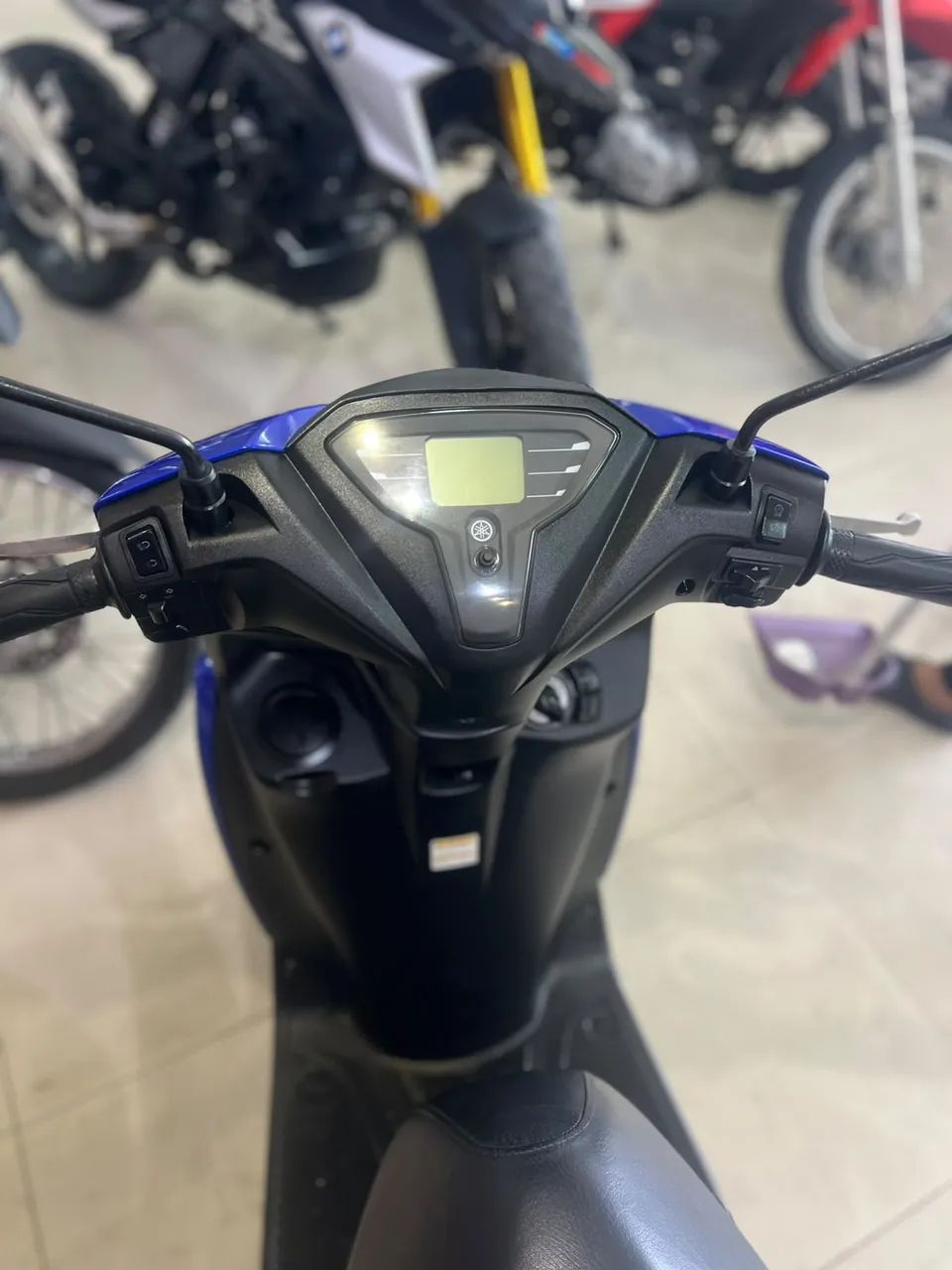 Yamaha Fluo 125 cc  - Foto 4