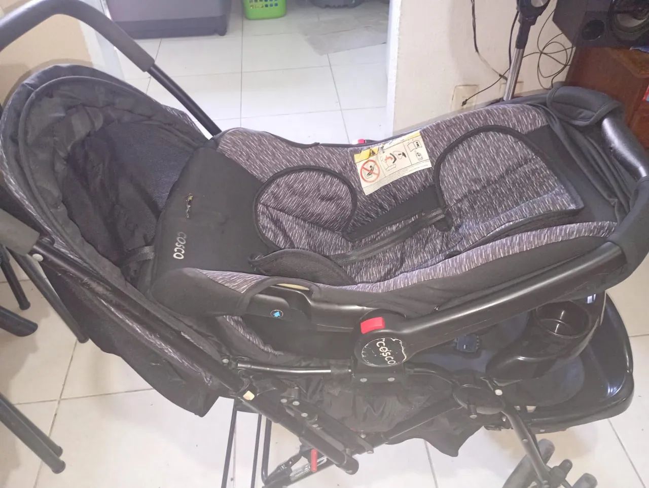 Carrinho bebe com bebê conforto celular * - Foto 2