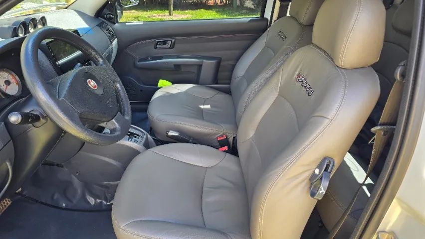 Fiat Strada Adv.1.8 16V Dualogic Flex CD 2012 - Foto 4
