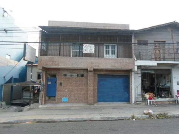 Vendo Dúplex Av.Mister Hull 