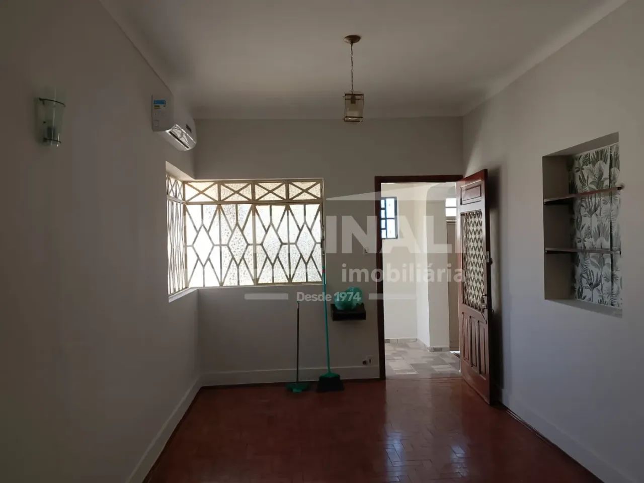Casa com excelente localização próximo supermercados e comércios. - Foto 4