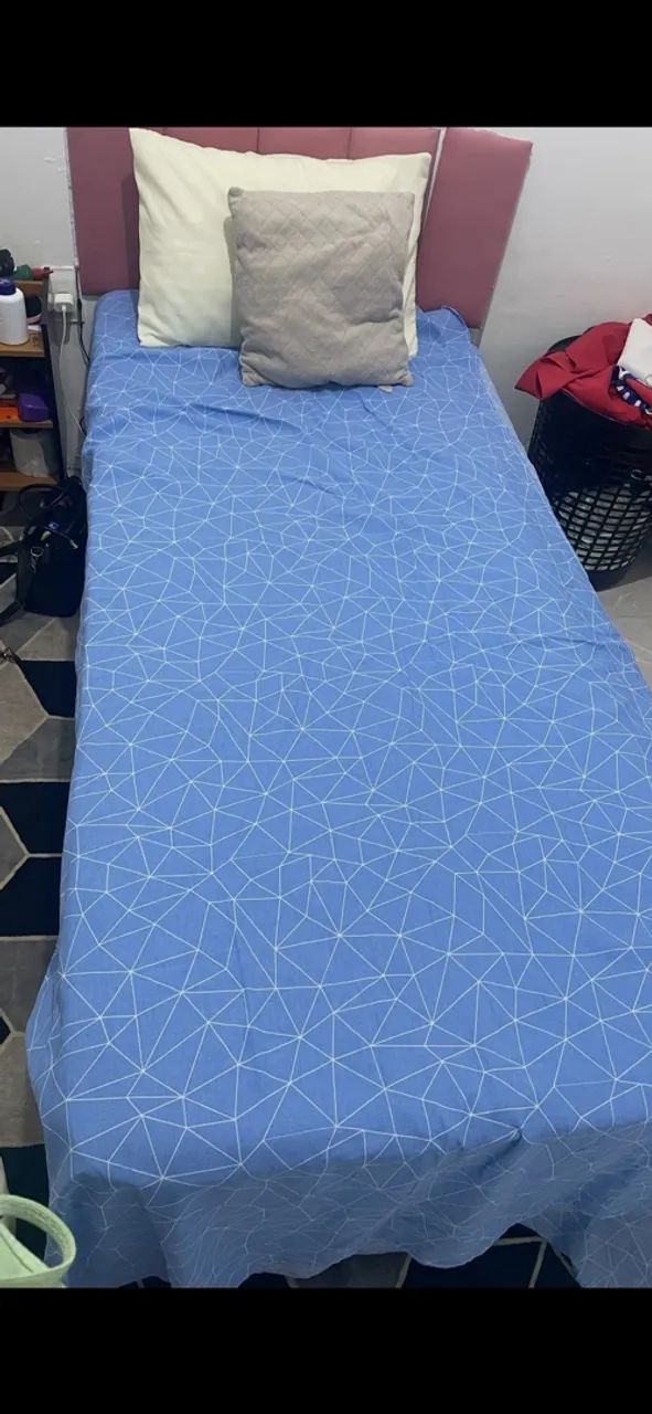 Vendo cama de solteiro 