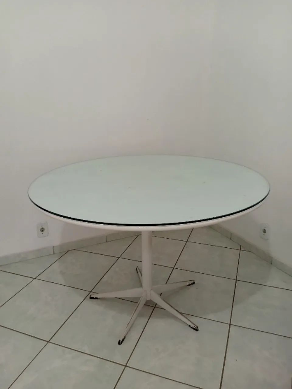 Jogo de Mesa com 4 Cadeiras- Antiguidade Rara! - Foto 5