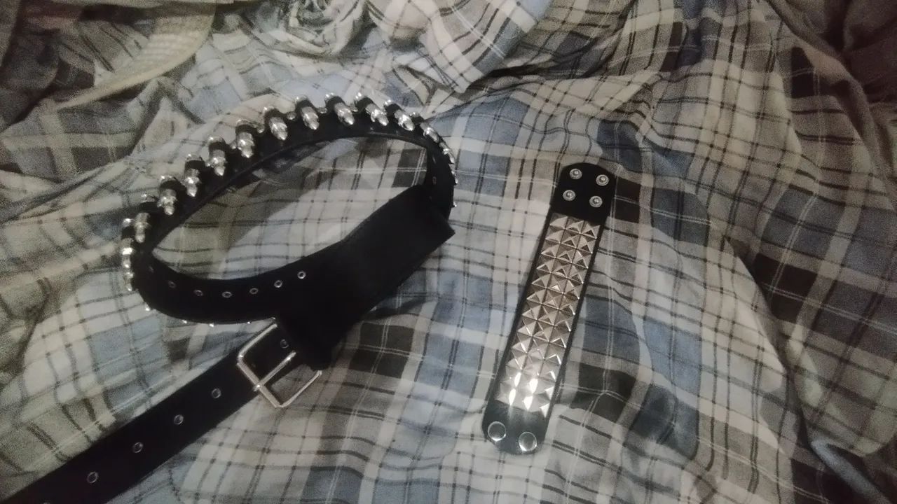 Cinto de bala + pulseira punk 60R$