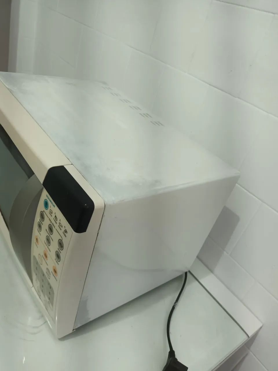 Microondas Electrolux 18 litros - Foto 3