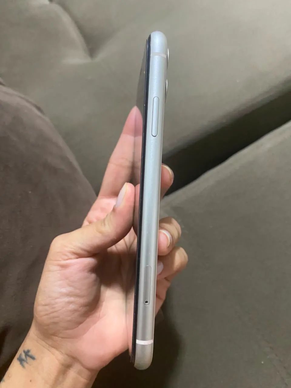 IPhone 11 64GB pra vender rápido - Foto 4