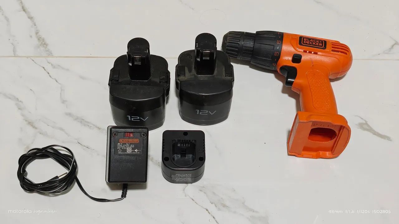 Parafusadeira Black Decker CD121-BR