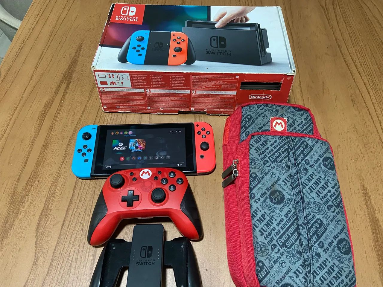 Nintendo Swift com bolsa +pro controller + Dock e cabos 