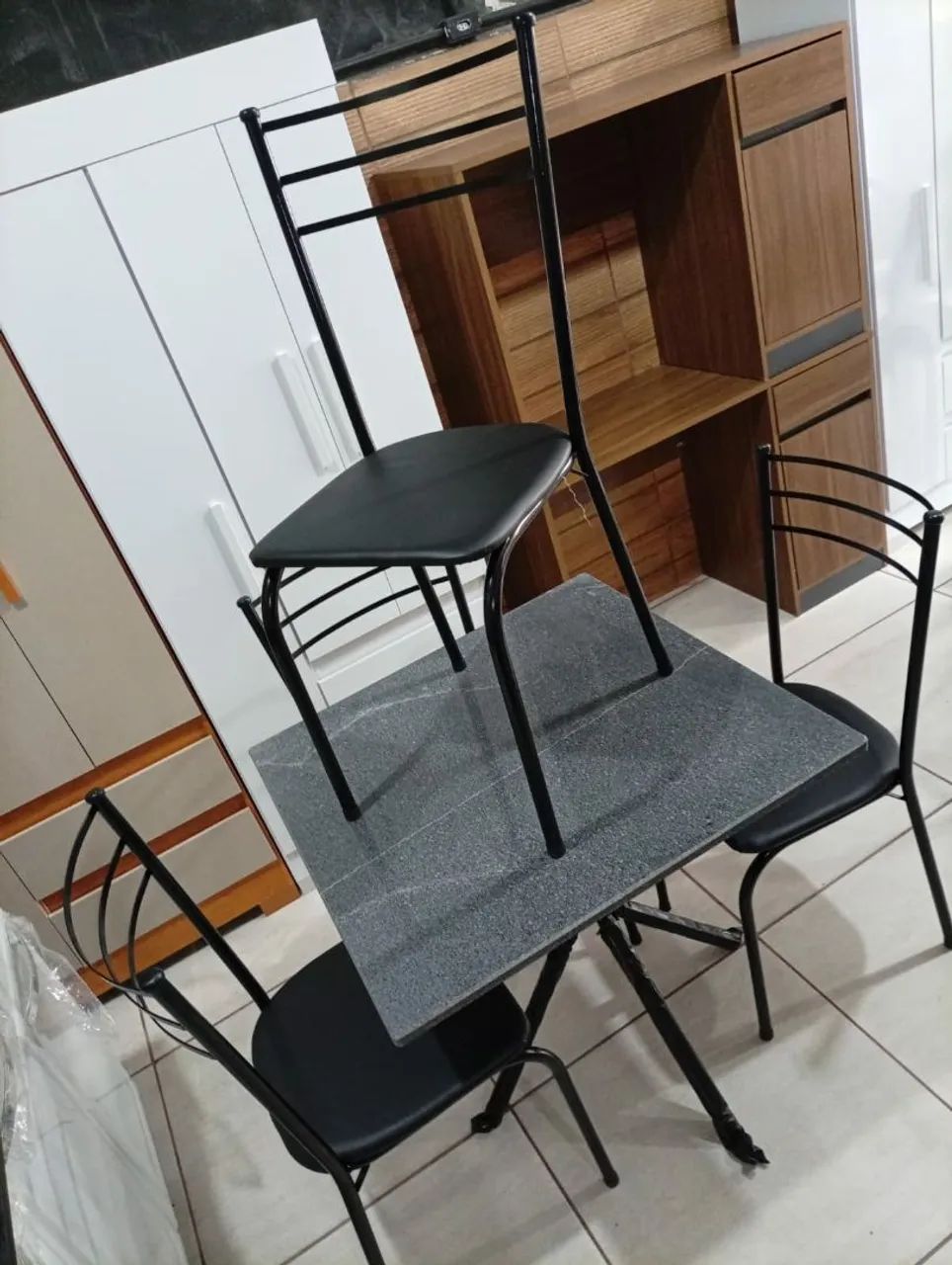 Conjunto de mesa com cadeiras  - Foto 5