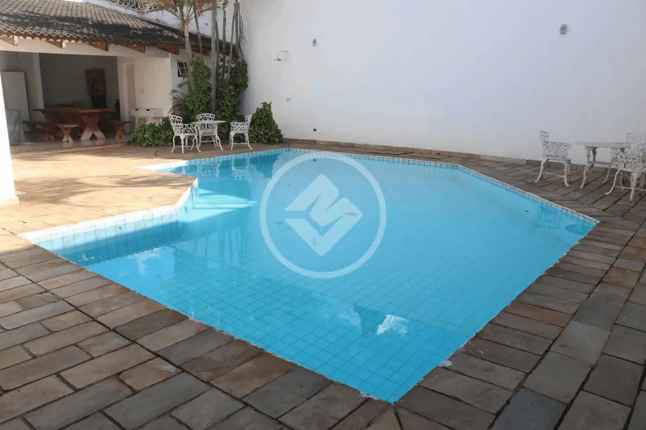 Vendo Casa 3 Quartos com 2 Suítes, Piscina, Edícula e 8 Vagas | Cidade Jardim | Uberlândia - Foto 2