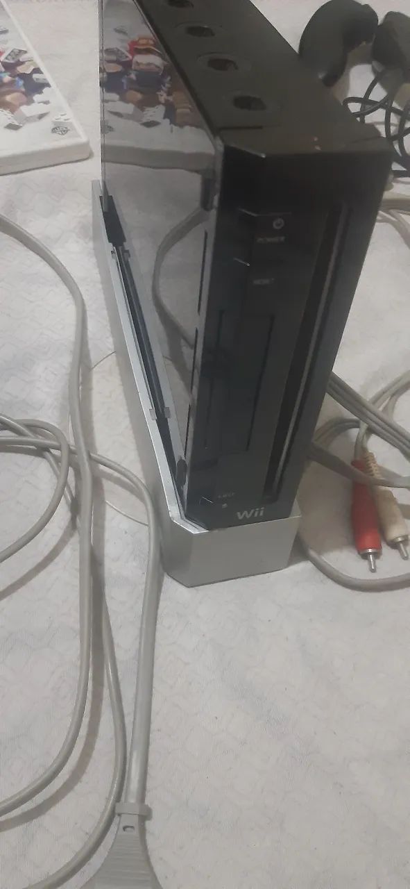 Wii original com 3 joguinhos 2 controles retrocompativel com game cube