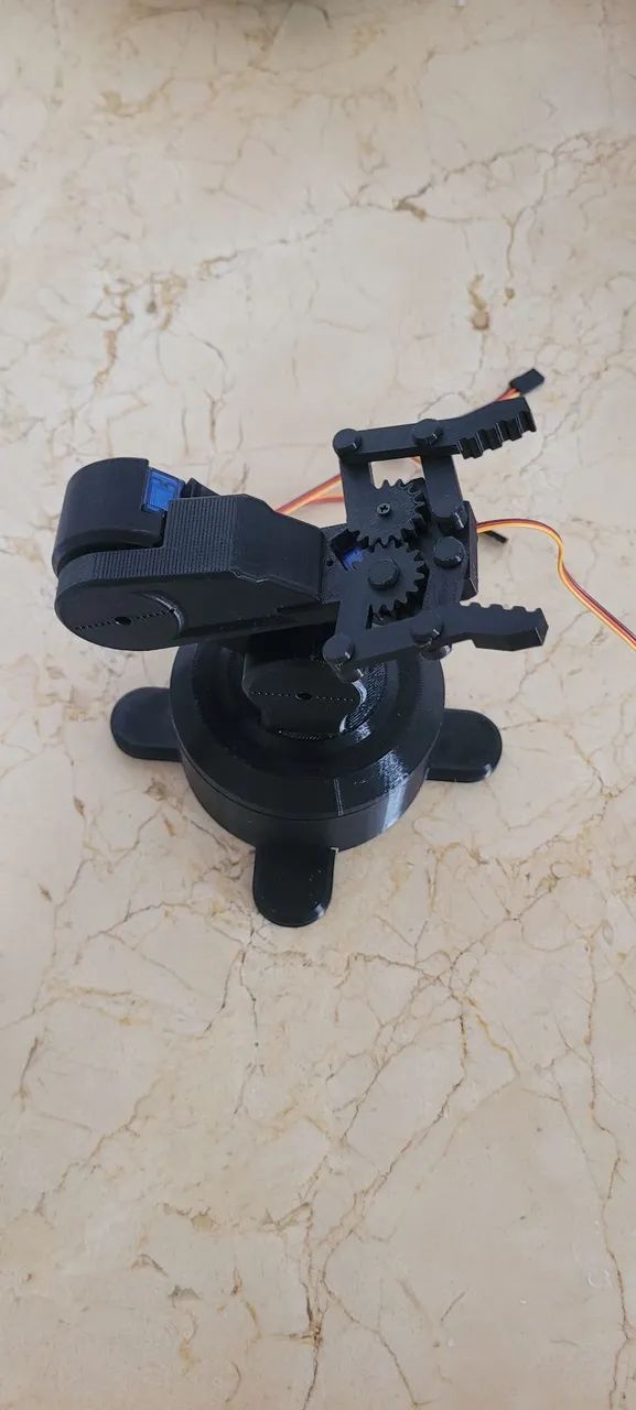 Braço robotico com servos 