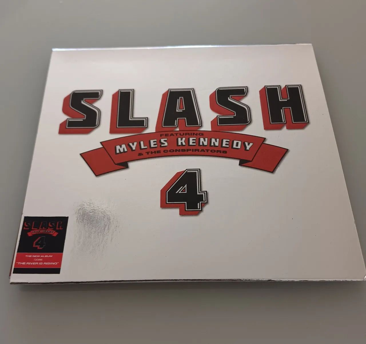 未開封　SLASH & Myles Kennedy CDセット Slash - 4 - CD edição especial + palheta - CDs, DVDs etc - Vila