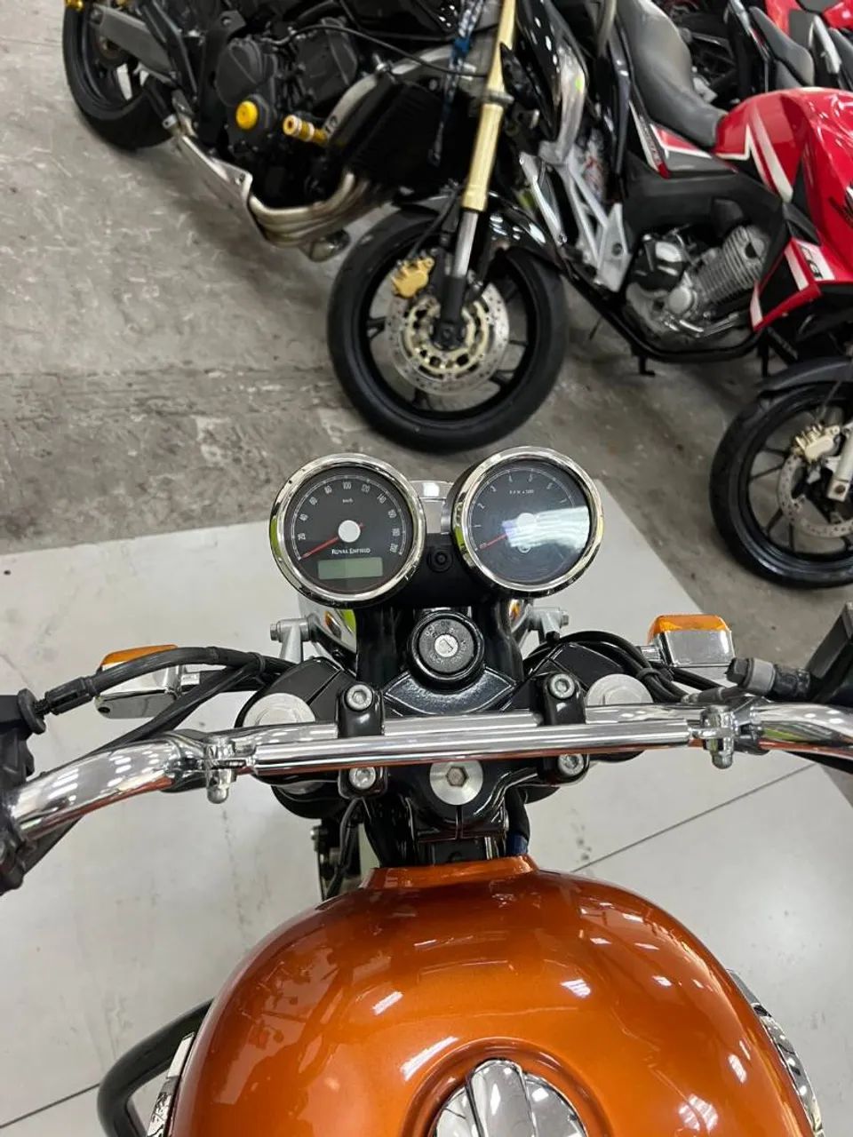 ROYAL ENFIELD INTERCEPTOR - Foto 3