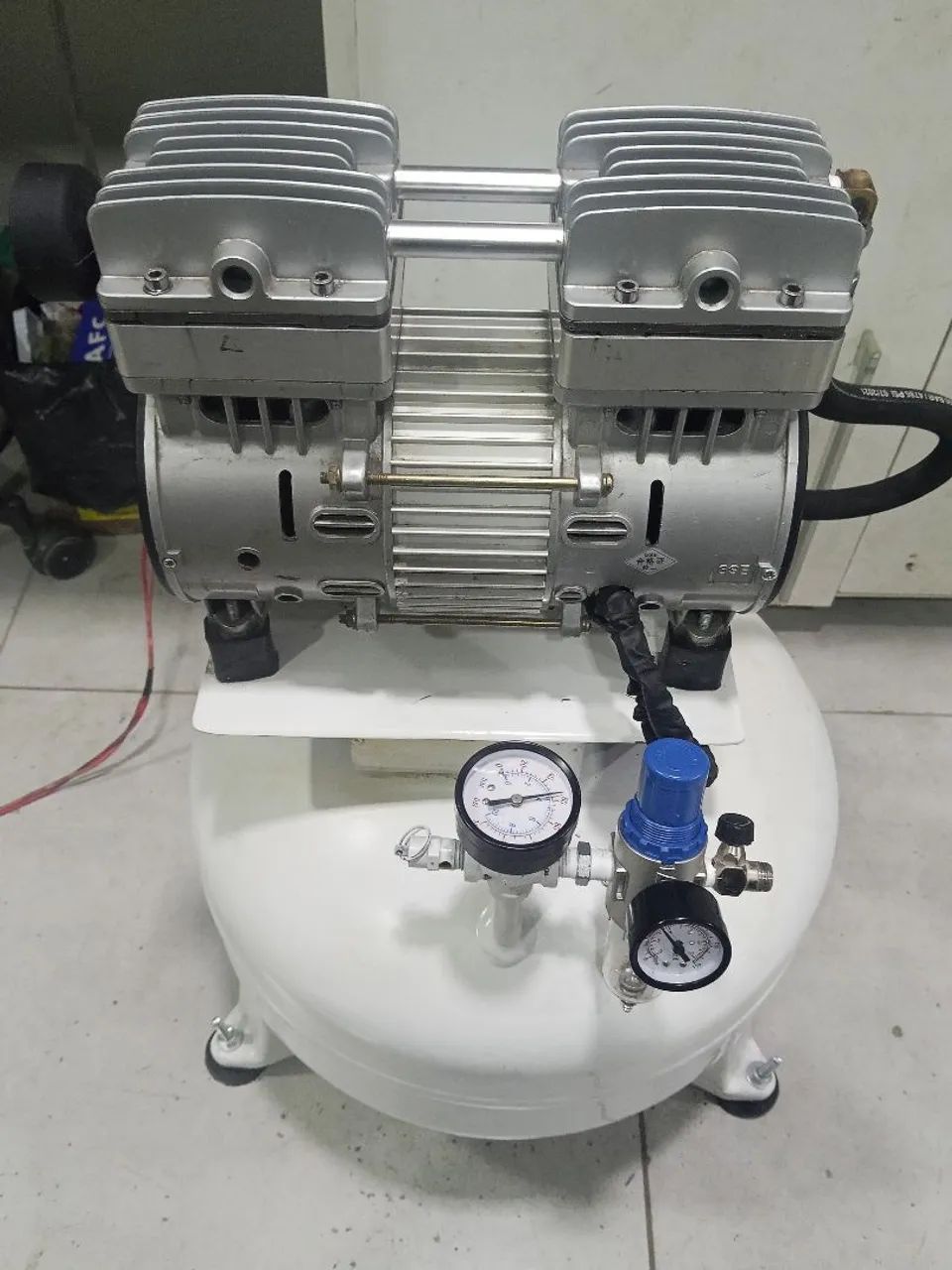 Compressor odontológico  - Foto 2