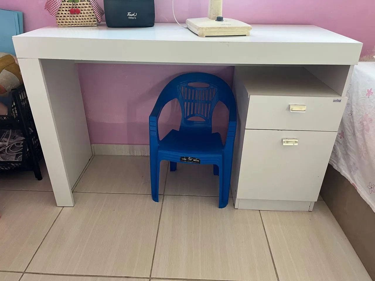 Escrivaninha com Gaveteira Lateral. - Foto 2