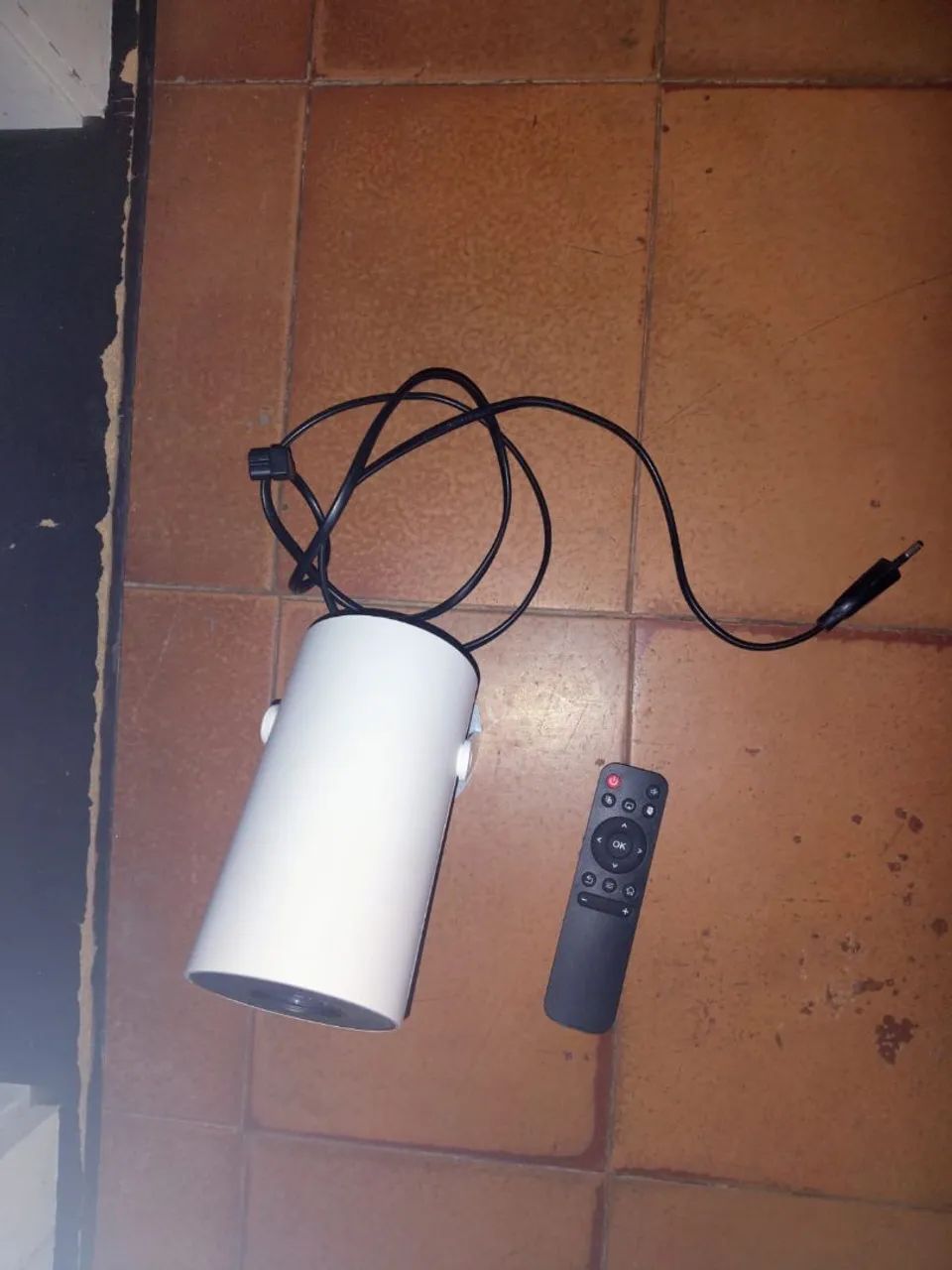 Projetor HY300 Smart Projector + Tela de Projeção 100" - Foto 5