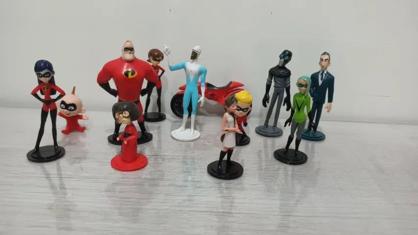 Os Incríveis Dois - De Volta à Ação - CLivro - com cenário e 12 miniaturas - Foto 3