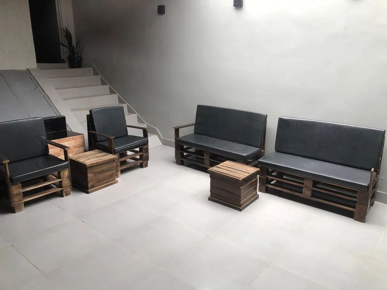 Conjunto de sofás estilo pallet - completo