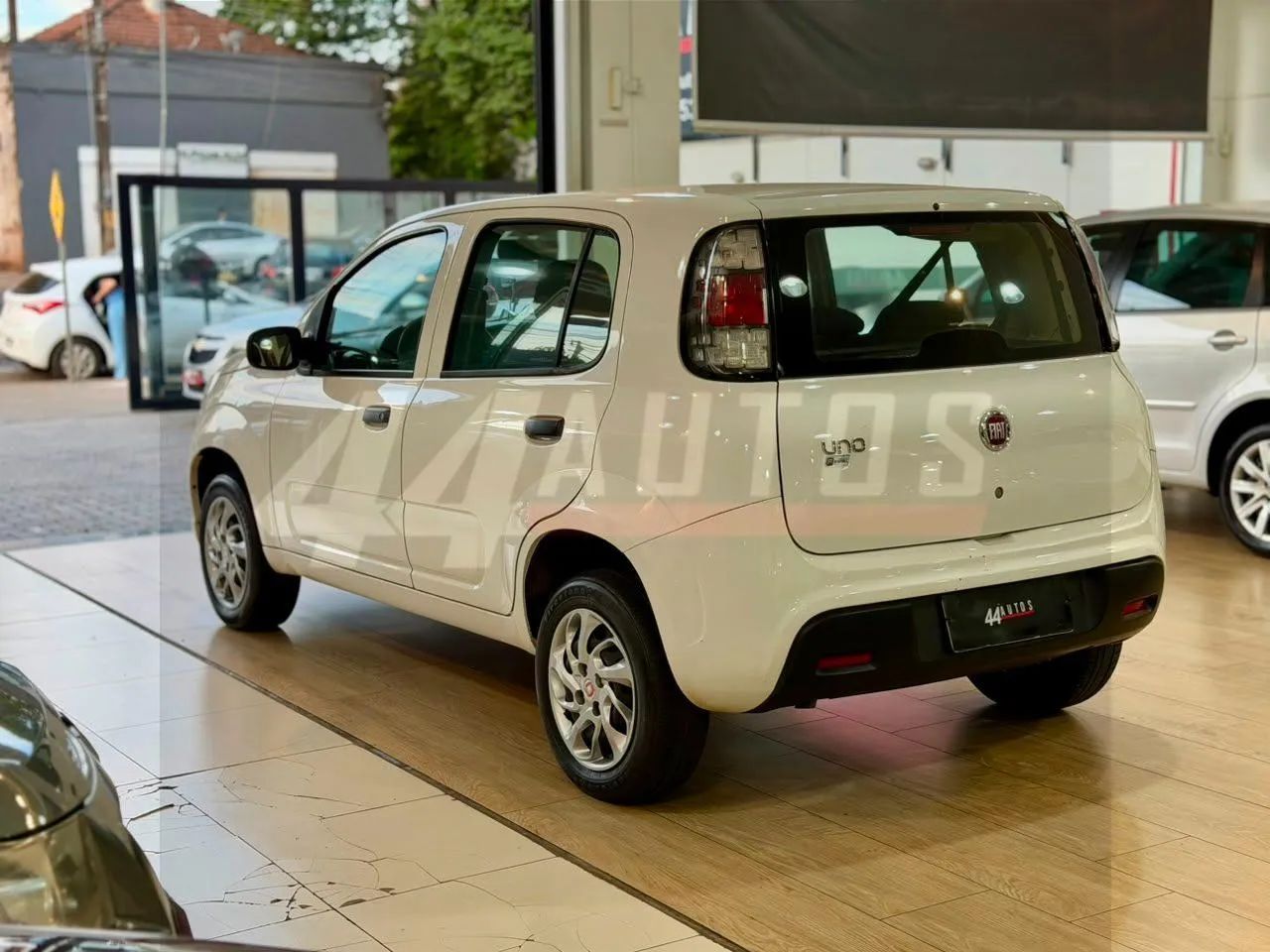 Fiat Uno Attractive 1.0 EVO Fire Flex 8V 5P 2021 - Foto 4