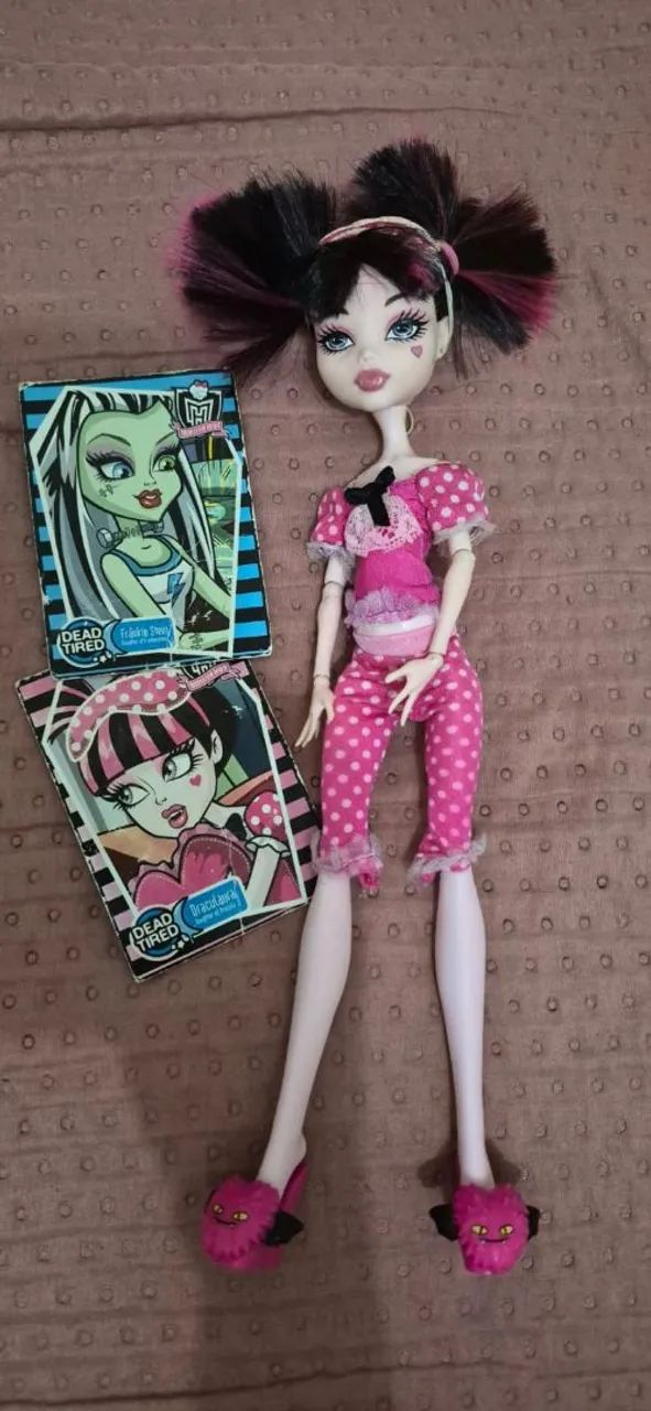 Monster high lote 4 chamar no privado!!!